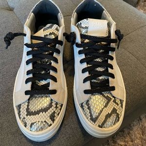 Worn 1 time super fun 🤩 P448 low top sneakers